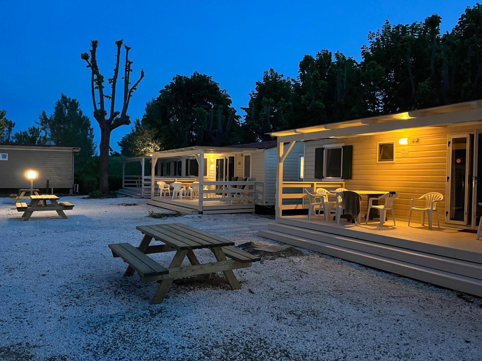 Chalet Camping River Italie Met 2 Slaapkamers Ameglia Dış mekan fotoğraf